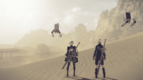 NieR Automata : des combats dans le désert en vidéo